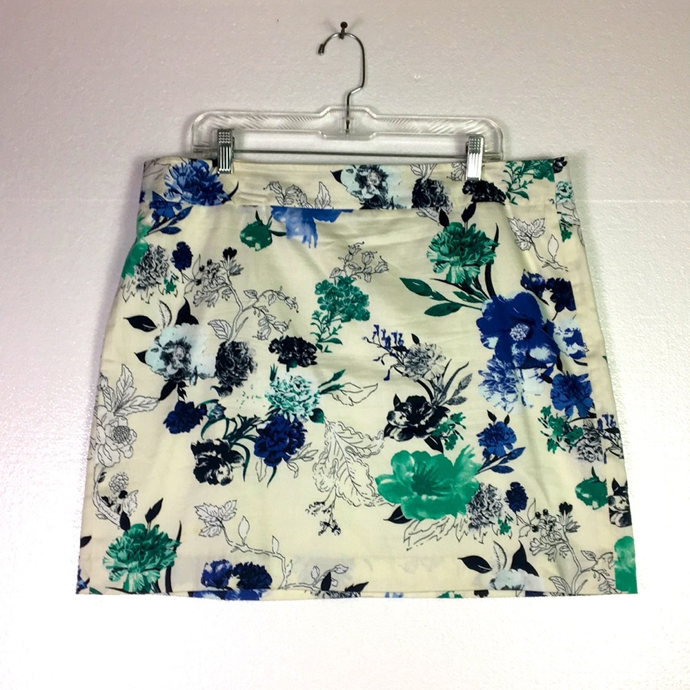 Ann Taylor Loft Skirt Size 16 White Blue Floral back zip band